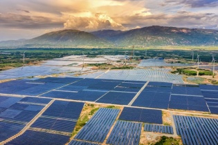 9 tỉnh miền Trung có hơn 10.000 MW điện tái tạo, cao điểm chỉ dùng 1.400 MW 