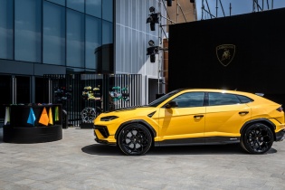 Lamborghini Urus Performante giá từ 16,5 tỷ đồng, khách chờ 12 tháng để nhận xe