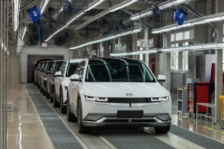 Xe điện IONIQ 5 được lắp ráp tại Việt Nam bắt đầu bán hàng 