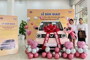 TMT Motors bàn giao xe điện HongGuang MiniEV đến những khách hàng đầu tiên