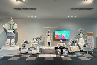 [Ảnh] Khám phá Bảo tàng Công nghiệp và Công nghệ Toyota, xem robot chơi violin