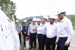EVN và UBND tỉnh Nghệ An bàn cách gỡ vướng các công trình lưới điện 