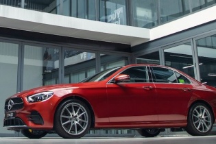 Mercedes-Benz Việt Nam giảm giá bán xe tới 719 triệu đồng 