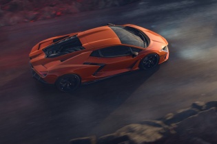 Ở Việt Nam, phụ nữ mua Lamborghini nhiều hơn đàn ông 