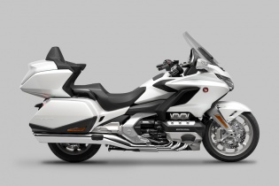Honda Việt Nam triệu hồi mẫu xe Gold Wing và CBR1000RR 