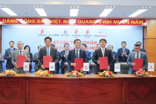 Ký kết các thỏa thuận thương mại cho chuỗi dự án khí điện Lô B