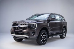 Ford Việt Nam "trình làng" bộ đôi Everest Platinum và Ranger Stormtrak hướng tới khách hàng cao cấp  