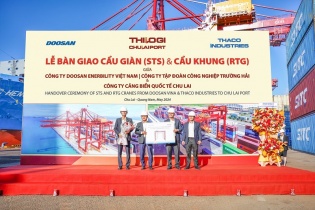 Cảng Chu Lai đưa vào vận hành hệ thống cẩu chuyên dụng 