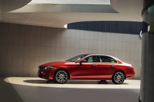 Mercedes Benz hỗ trợ 50% lệ phí trước bạ cho xe lắp ráp trong nước 