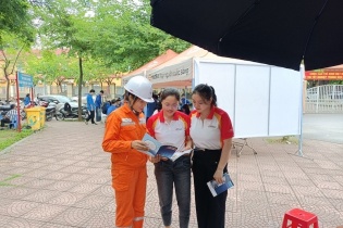 Đồng hành cùng người dân tiết kiệm điện mùa nắng nóng