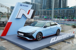 Drift cùng xe điện IONIQ 5 N và đua xe Gymkhana cạnh sông Sài Gòn