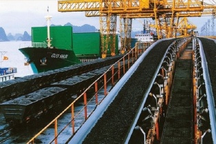 Năm 2024, Việt Nam nhập khẩu 63,8 triệu tấn than 