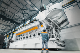 Wärtsilä tung động cơ thế hệ mới 46TS hỗ trợ cân bằng năng lượng tái tạo 