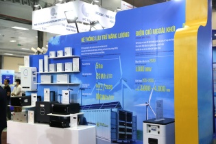 Cuộc đua mới về pin lưu trữ cho năng lượng tái tạo