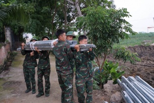 Quân khu 2 tham gia hỗ trợ thi công đường dây 500 kV Lào Cai - Vĩnh Yên