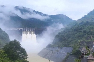 Thủy điện Bản Vẽ cắt lũ lịch sử, giảm 74% lưu lượng lũ cho hạ du