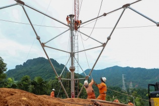 EVNNPT tiếp sức cho hai dự án điện trọng điểm 