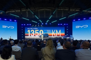 BYD DOLPHIN SURF là mẫu xe đầu tiên sản xuất tại nhà máy BYD ở Hungary