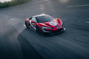 YANGWANG U9 Xtreme lập kỷ lục xe thương mại nhanh nhất với tốc độ tối đa 496,22 km/h YANGWANG U9 Xtreme lập kỷ lục xe thương mại nhanh nhất với tốc độ tối đa 496,22 km/h