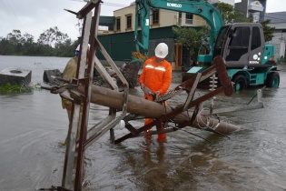 EVNNPC dốc sức khắc phục hậu quả của bão số 10, sớm cấp điện trở lại 
