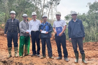 Hai đường dây nhập khẩu điện từ Lào về gấp rút về đích trong tháng 11