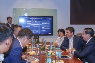 Tổng giám đốc EVN làm việc với lãnh đạo Huawei