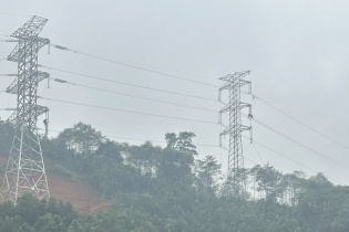 Đóng điện Dự án đường dây 220 kV đấu nối Nghĩa Lộ - Việt Trì