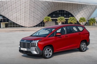 Hyundai Stargazer mới giá từ 569 triệu đồng 