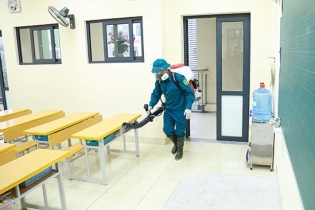 Hà Nội phun thuốc khử khuẩn 3.000 trường học và chuẩn bị khẩu trang miễn phí cho 2 triệu học sinh phòng chống dịch do virus Corona