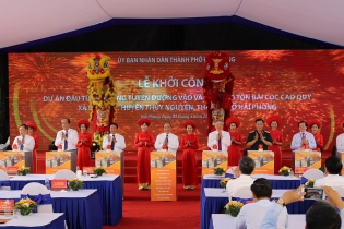 Thủ tướng Nguyễn Xuân Phúc nhấn nút khởi công Dự án xây dựng tuyến đường vào và Khu bảo tồn bãi cọc Cao Quỳ