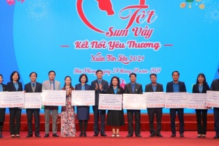 Hàng nghìn suất quà và trợ cấp đến với công nhân lao động Hải Phòng