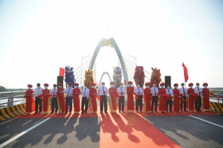 Khánh thành hai cây cầu nối Hải Phòng với Hải Dương