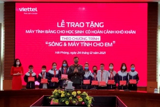 Hải Phòng: Viettel trao tặng 2.819 máy tính bảng cho học sinh có hoàn cảnh khó khăn
