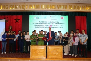 Trao đổi kinh nghiệm và chính sách phát triển khu công nghiệp sinh thái