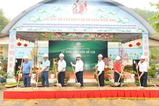 Nhựa Tiền Phong tiếp tục nối những nhịp cầu yêu thương tại Bắc Kạn