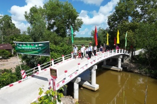 Nhựa Tiền Phong khánh thành 4 cây cầu nối yêu thương tại Đồng Tháp và Cà Mau