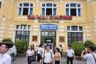 Tuyến tàu Hải Dương - Hải Phòng chính thức hoạt động đưa đón cán bộ đi làm