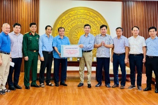 Hải Phòng trao 40 tỷ đồng cùng nhu yếu phẩm, thuốc men hỗ trợ người dân Đắk Lắk