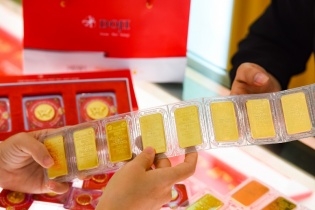 Giá vàng 24/3 hồi phục kỷ lục, SJC vượt mốc 47 triệu đồng