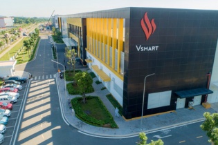 Hai năm từ ngày ra mắt chiếc điện thoại đầu tiên, VinSmart  kinh doanh ra sao?