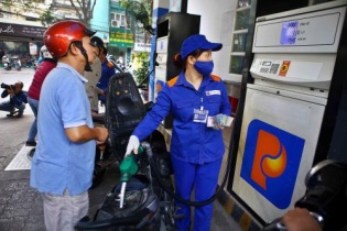 Petrolimex báo lãi kỷ lục, mỗi ngày thu về  512 tỷ đồng, có thể thoái vốn PGBank ngay quý III
