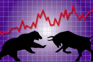 VN-Index lội ngược dòng tăng 4 điểm dù vẫn “xanh vỏ đỏ lòng” 