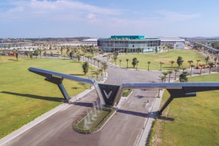 VN-Index thất bại trước ngưỡng 1.350 điểm; cổ phiếu ngân hàng “gánh” thị trường