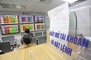Nhà đầu tư mở mới gần 1 triệu tài khoản 