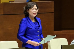 "Nóng" chuyện quản lý room tín dụng; Ngân hàng thận trọng với gói hỗ trợ lãi suất 2%