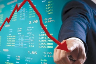 Khối ngoại tiếp tục xả hàng; VN-Index về thấp nhất 19 tháng; loạt doanh nghiệp vi phạm công bố thông tin