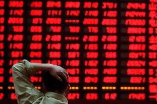 Cổ phiếu nằm sàn hàng loạt, VN-Index giảm hơn 4%