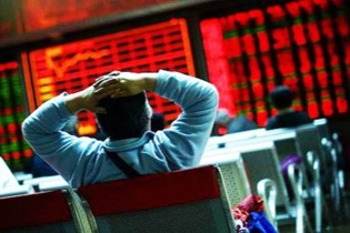 Thêm một phiên đỏ lửa, VN-Index “suýt” mất mốc 1.000 điểm