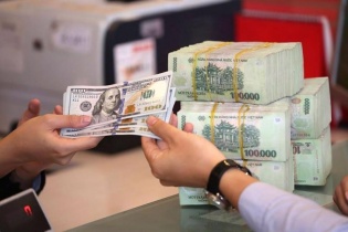 Tỷ giá USD/VND ngân hàng tăng nóng, có nơi chạm trần