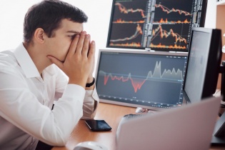 Sắc đỏ lan rộng, Vietcombank “bốc hơi” 777 triệu USD vốn hóa